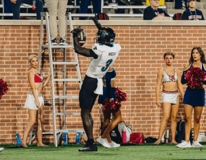 NFL: Le WR québécois Malick Meiga signe avec les Panthers de la&nbsp;Caroline