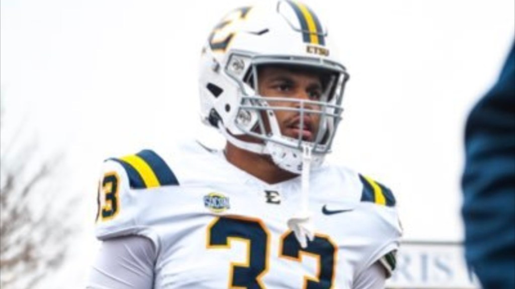 Andreï « Dre » Délinois: du Saguenay au FCS avec ETSU, le parcours d’un secondeur québécois