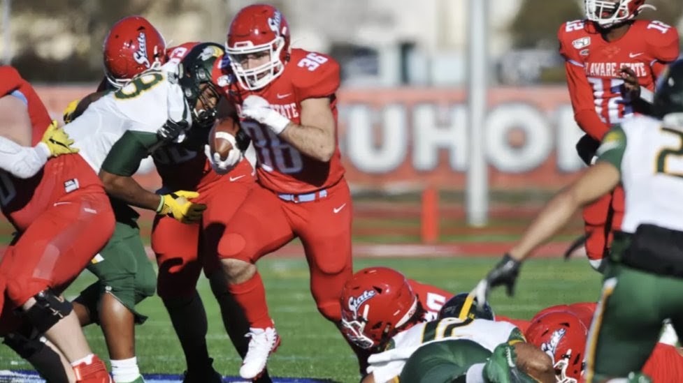 Thomas Bertrand-Hudon: le porteur de ballon de Mont-Saint-Hilaire qui a gagné la Coupe Grey après une carrière en&nbsp;FCS
